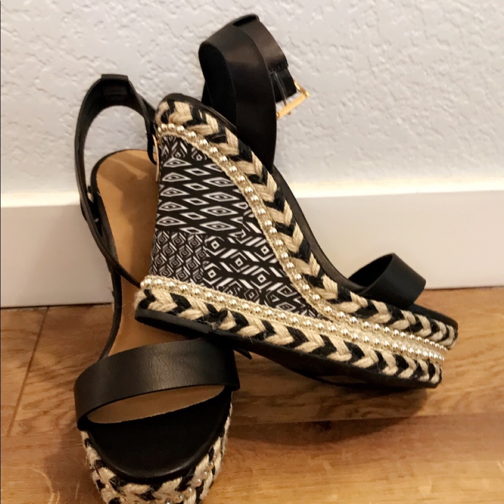 Bamboo black and white wedges, NEVER WORN
